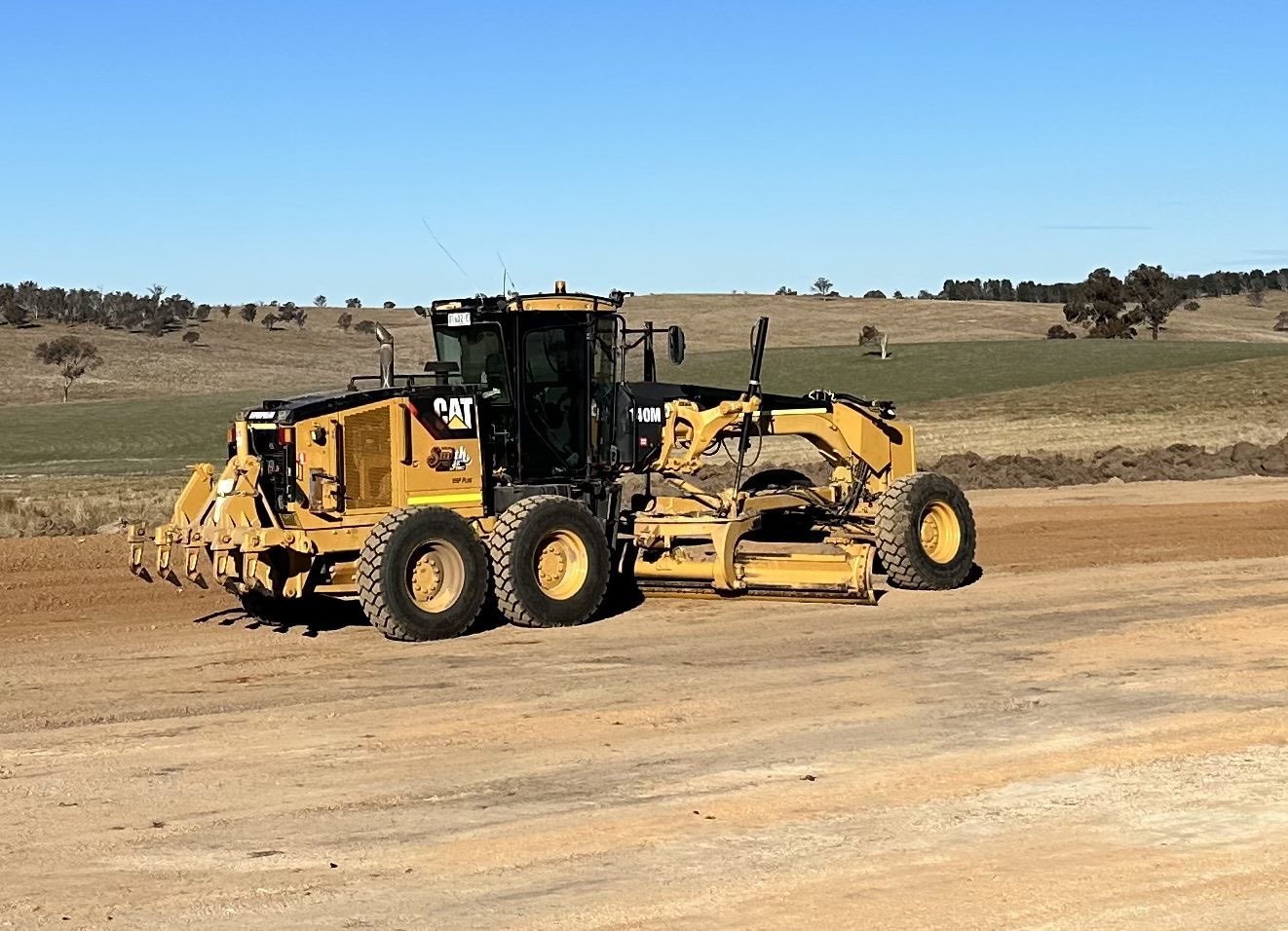 CAT 140M grader